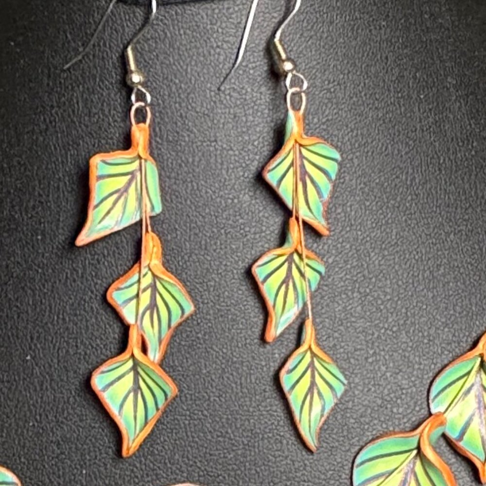 Unique FIMO leaf necklace with matching earrings, toggle clasp - Picture 3 of 4